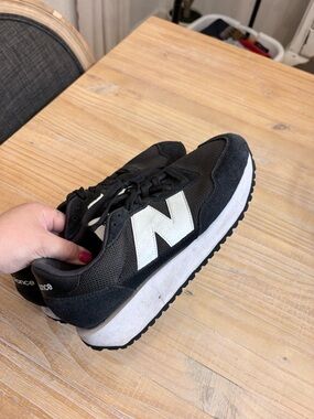 New Balance Gray & Black 237 Interior View